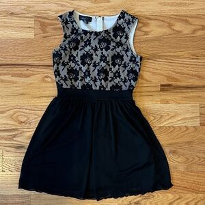 Ally B Black and Cream Floral Kids Dress size 8 / 10